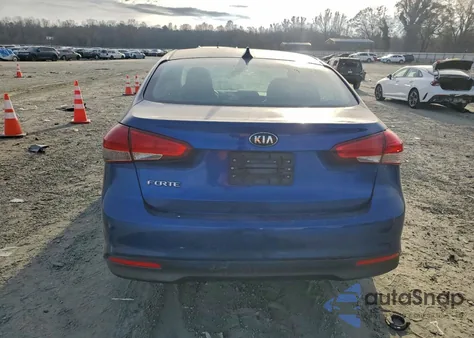 2017 Kia Forte Lx z USA, uszkodzony, nr VIN 3KPFL4A79HE135615